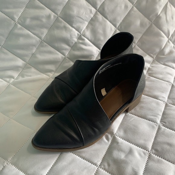 Universal Thread Shoes - Universal Threads Women’s Size 7 1/2 F16838280 Black Leather Cut Out Booties 🔥